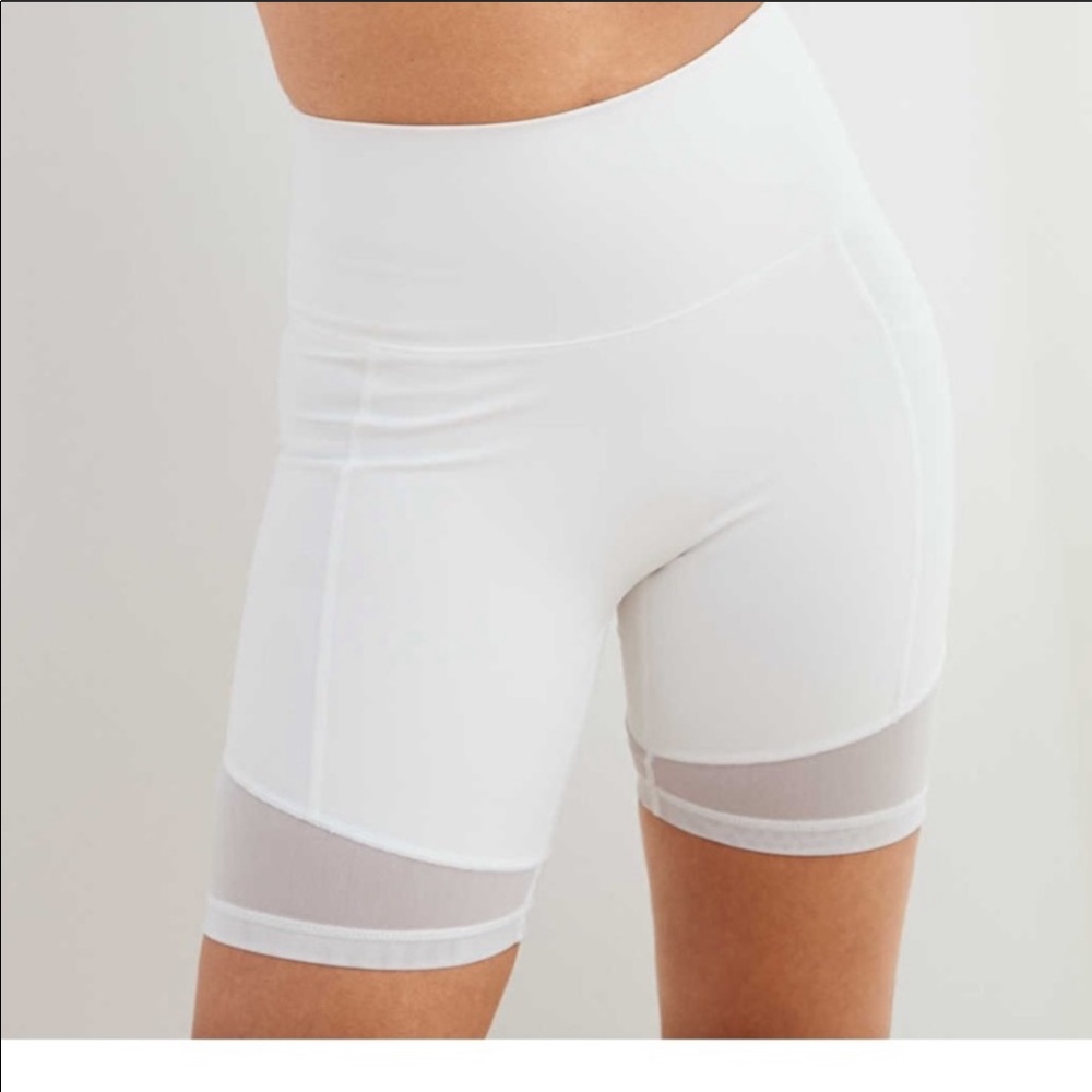 AERIE white biker shorts w mesh
